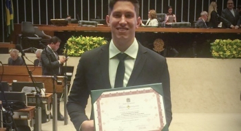 Jackson Follmann recebe prêmio Brasil Mais Inclusão